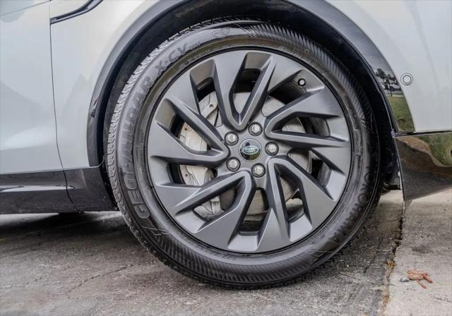 2023 Land Rover Discovery P300 S R-Dynamic