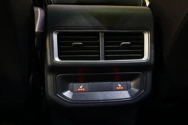 2026 Volkswagen Atlas Cross Sport SEL Premium R-Line