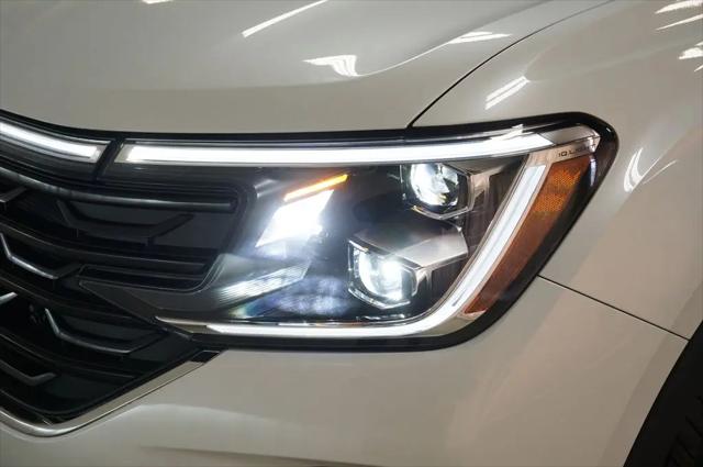 2026 Volkswagen Atlas Cross Sport SEL Premium R-Line
