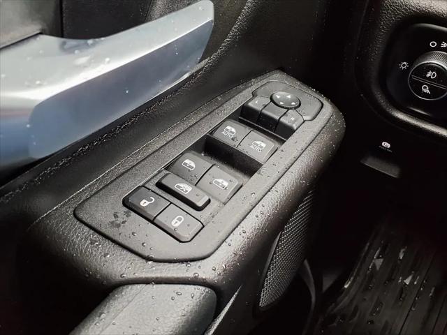 2025 Ram 1500 Warlock Crew Cab 4x4 5'7" Box