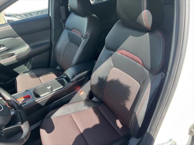 2025 Nissan Kicks SR FWD