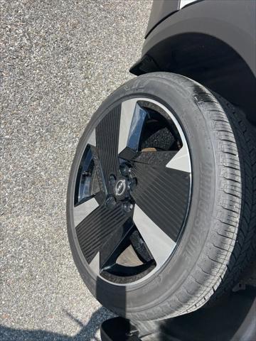 2025 Nissan Kicks SR FWD