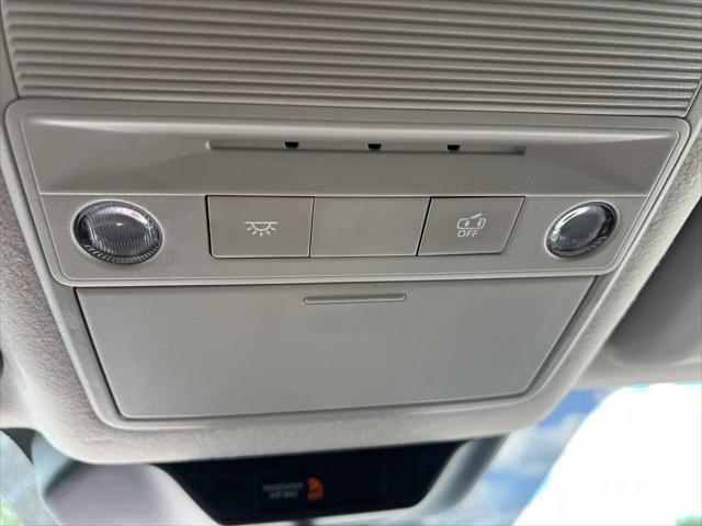 2025 Nissan Kicks SR FWD