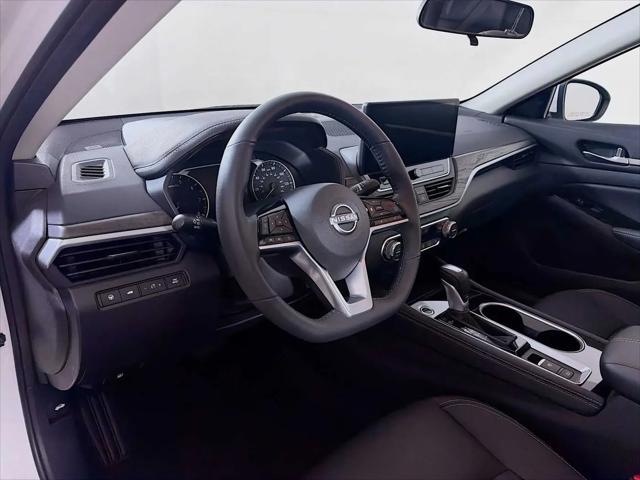 2025 Nissan Altima SL FWD