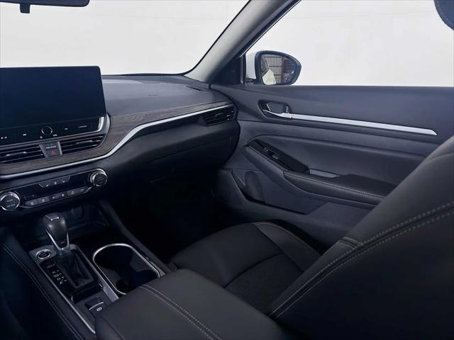 2025 Nissan Altima SL FWD