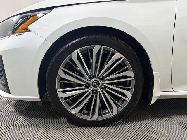 2025 Nissan Altima SL FWD