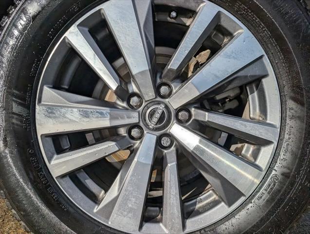 2024 Nissan Pathfinder SL FWD