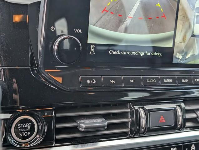 2024 Nissan Pathfinder SL FWD