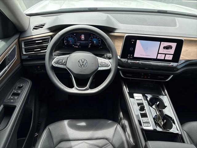 2026 Volkswagen Atlas SE with Technology