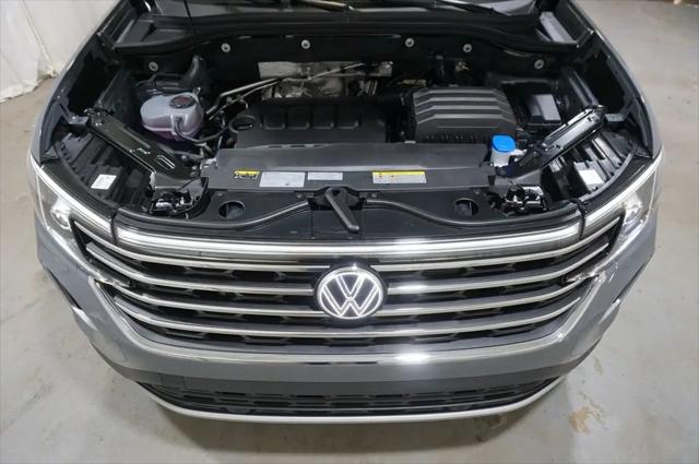2026 Volkswagen Atlas SE with Technology