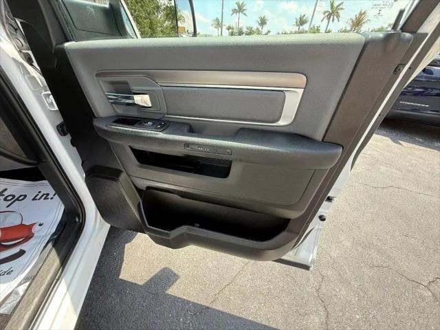 2023 Ram 1500 Classic SLT Crew Cab 4x4 5'7" Box