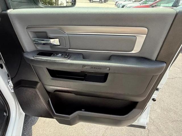 2023 Ram 1500 Classic SLT Crew Cab 4x4 5'7" Box