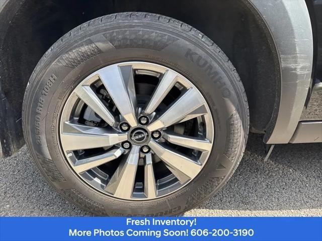 2024 Nissan Pathfinder SL 4WD