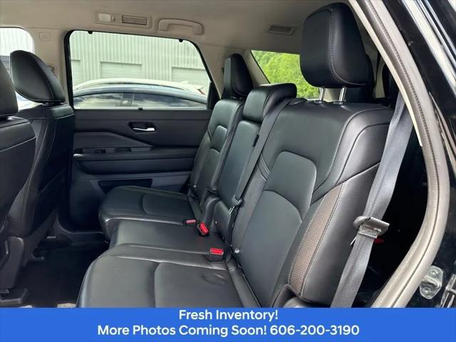 2024 Nissan Pathfinder SL 4WD