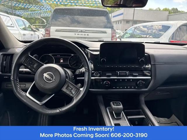 2024 Nissan Pathfinder SL 4WD