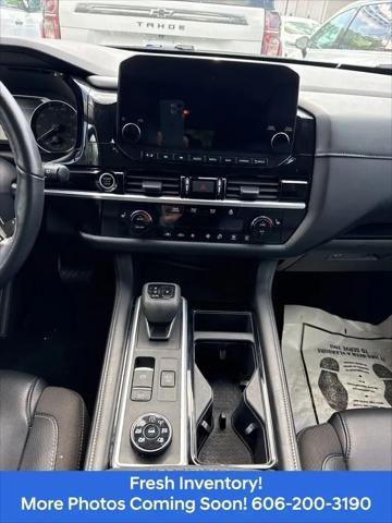 2024 Nissan Pathfinder SL 4WD