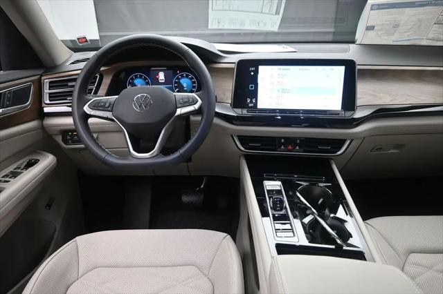2026 Volkswagen Atlas SE with Technology