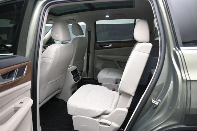 2026 Volkswagen Atlas SE with Technology