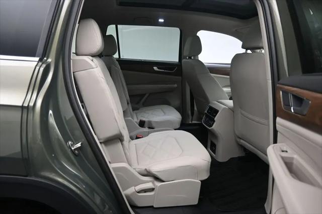 2026 Volkswagen Atlas SE with Technology