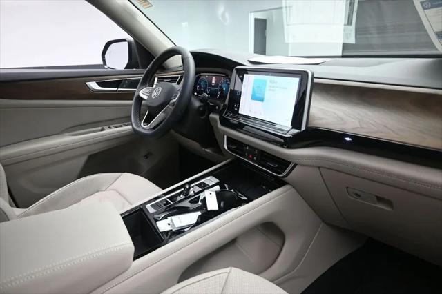 2026 Volkswagen Atlas SE with Technology