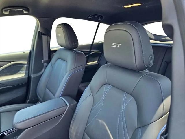 2025 Buick NV Sport Touring FWD