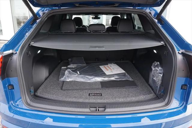 2026 Volkswagen Atlas Cross Sport SE with Technology