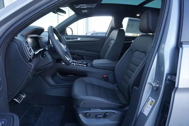 2026 Volkswagen Atlas Cross Sport SEL R-Line Black