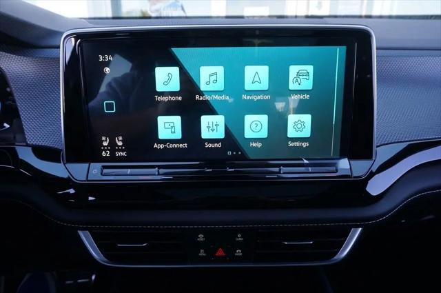2026 Volkswagen Atlas Cross Sport SEL R-Line Black