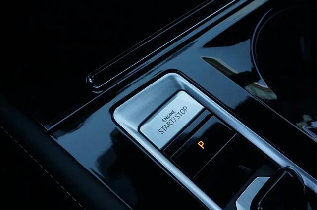 2026 Volkswagen Atlas Cross Sport SEL R-Line Black