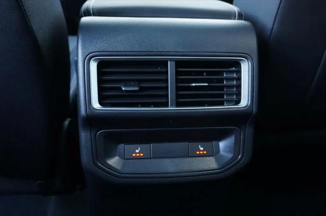 2026 Volkswagen Atlas Cross Sport SEL R-Line Black