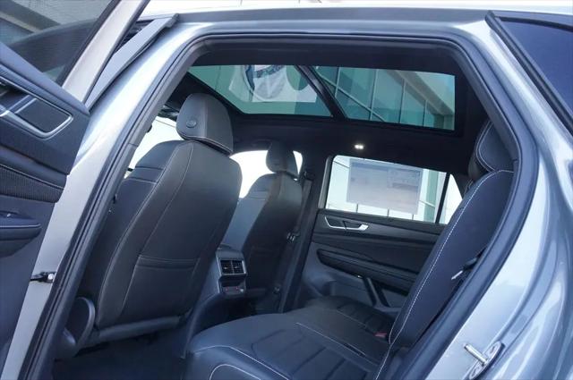 2026 Volkswagen Atlas Cross Sport SEL R-Line Black