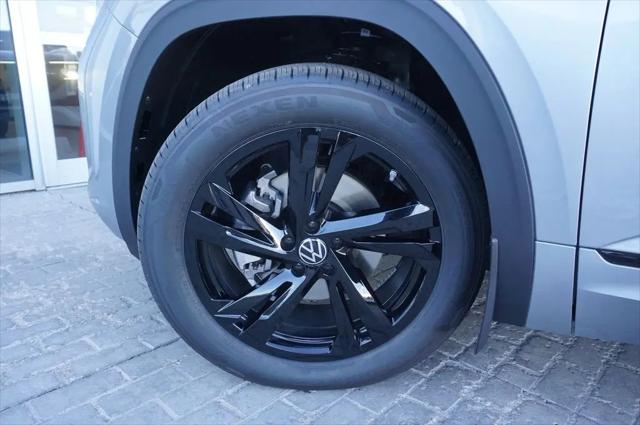 2026 Volkswagen Atlas Cross Sport SEL R-Line Black
