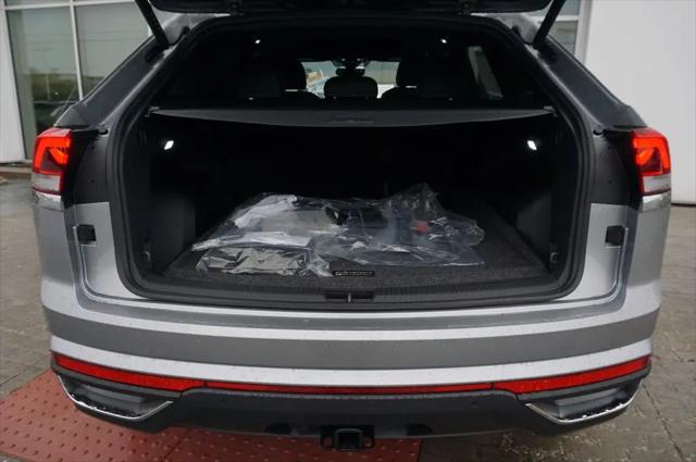 2026 Volkswagen Atlas Cross Sport SE with Technology