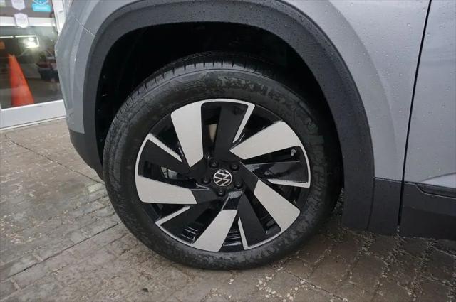 2026 Volkswagen Atlas Cross Sport SE with Technology