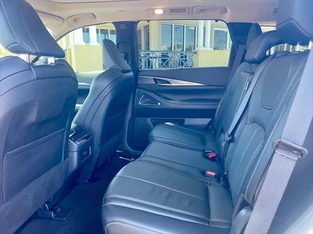 2025 INFINITI QX60 LUXE