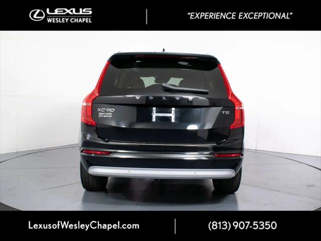2022 Volvo XC90 T5 Momentum 7 Passenger