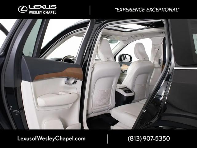2022 Volvo XC90 T5 Momentum 7 Passenger