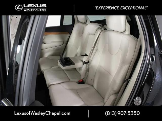 2022 Volvo XC90 T5 Momentum 7 Passenger