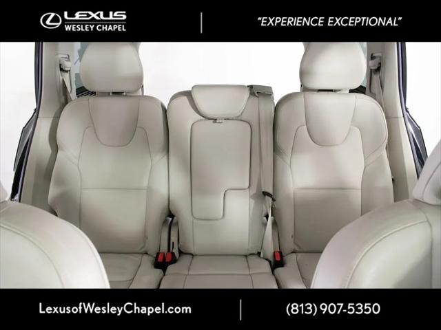 2022 Volvo XC90 T5 Momentum 7 Passenger