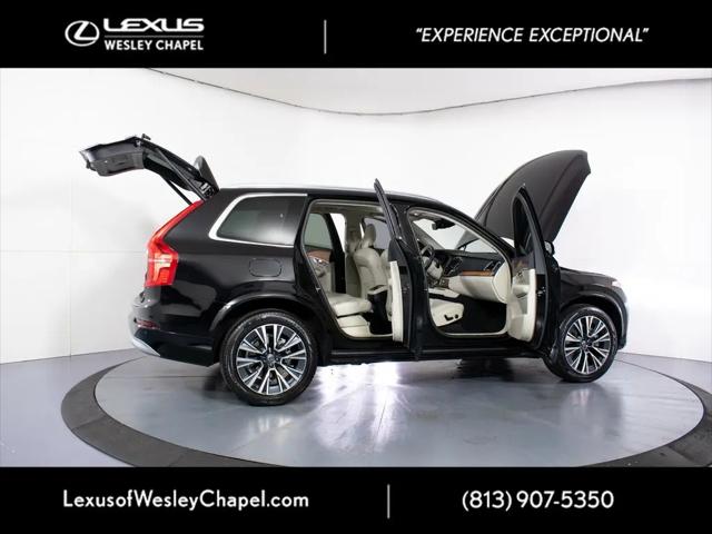 2022 Volvo XC90 T5 Momentum 7 Passenger