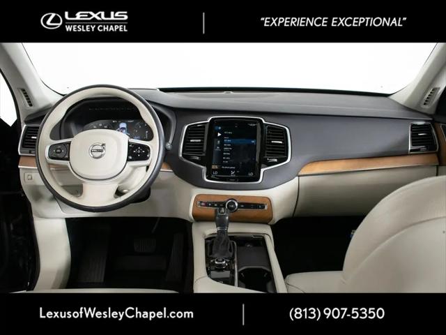 2022 Volvo XC90 T5 Momentum 7 Passenger