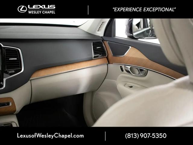 2022 Volvo XC90 T5 Momentum 7 Passenger
