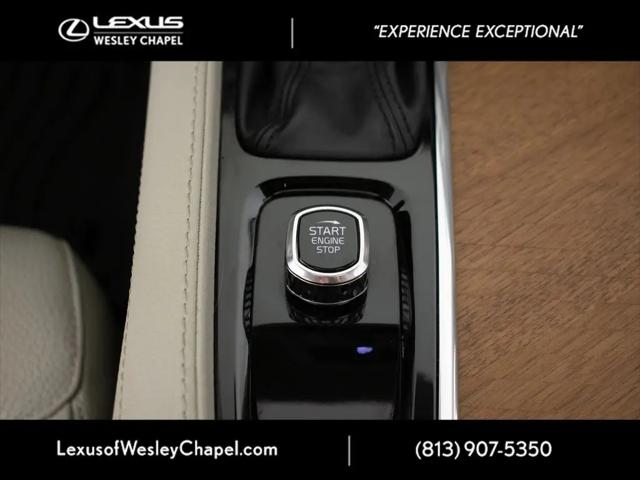 2022 Volvo XC90 T5 Momentum 7 Passenger