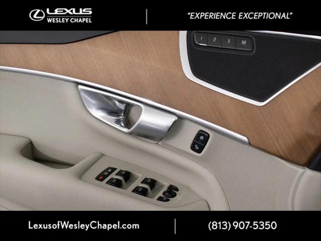 2022 Volvo XC90 T5 Momentum 7 Passenger
