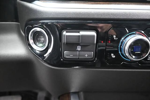 2025 GMC Sierra 1500 4WD Crew Cab Short Box Elevation with 3SB