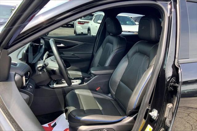 2025 Buick NV Sport Touring FWD