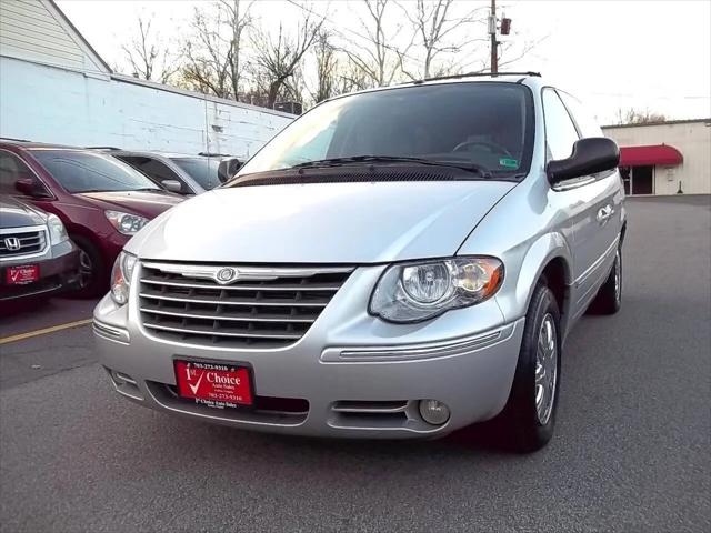 2007 Chrysler Town & Country Limited for sale in Fairfax, VA