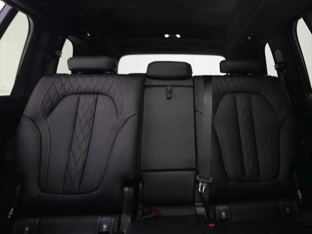 2027 BMW X7 M60i