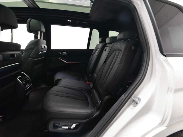 2027 BMW X7 M60i