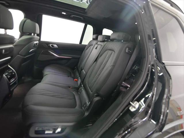 2027 BMW X7 M60i